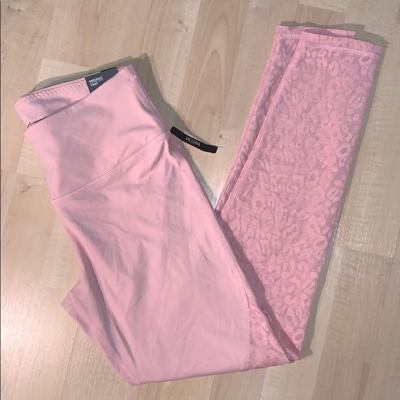 VICTORIA’S SECRET KNOCKOUT leopard mesh leggings - Picture 2 of 6